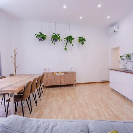 Apt Rome 5 Bdrms Экстерьер фото